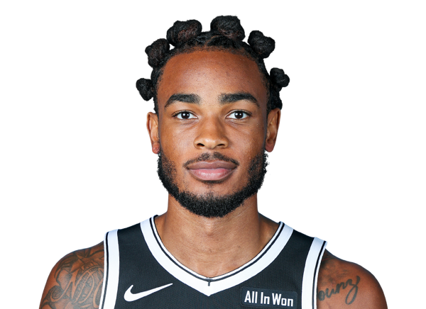 Nic Claxton headshot