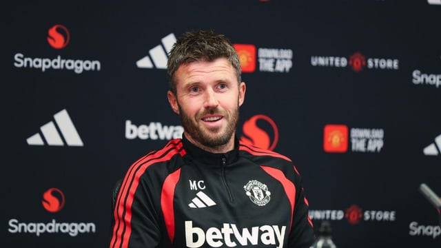 Michael Carrick: 'Ridiculous' to say Man United have easy start